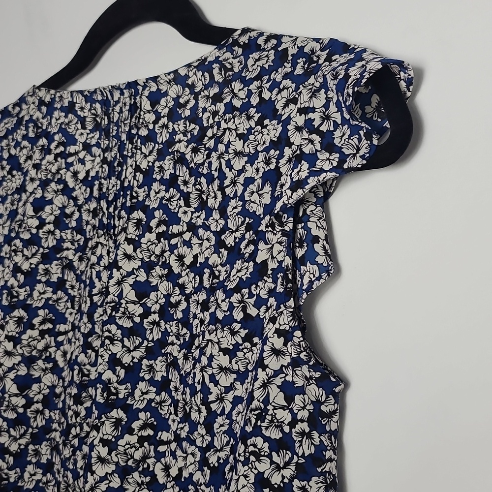 J. CREW Cascade Ruffle Navy and White Floral Blouse With Keyhole Size 0 - Picture 15 of 16